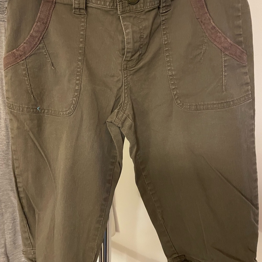 SO Wear it Declare It Women’s Capris